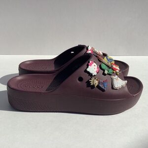 Crocs Burgundy Classic Platform Slide , 17 Jibbitz, Size 7.
